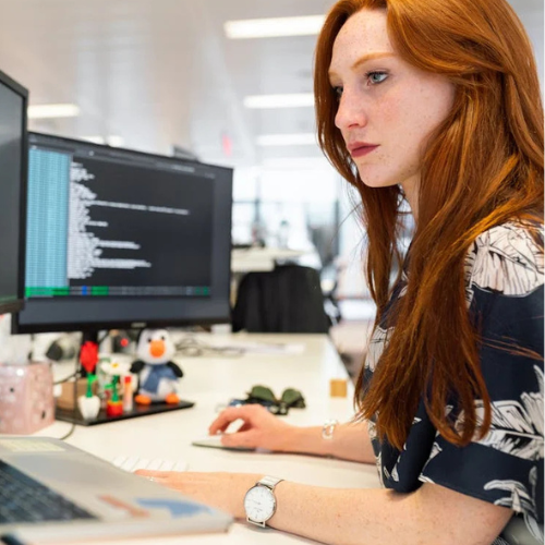 illutration Ingénieur en informatique industrielle F/H