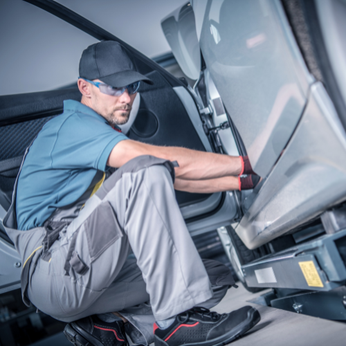 illutration Technicien automobile F/H